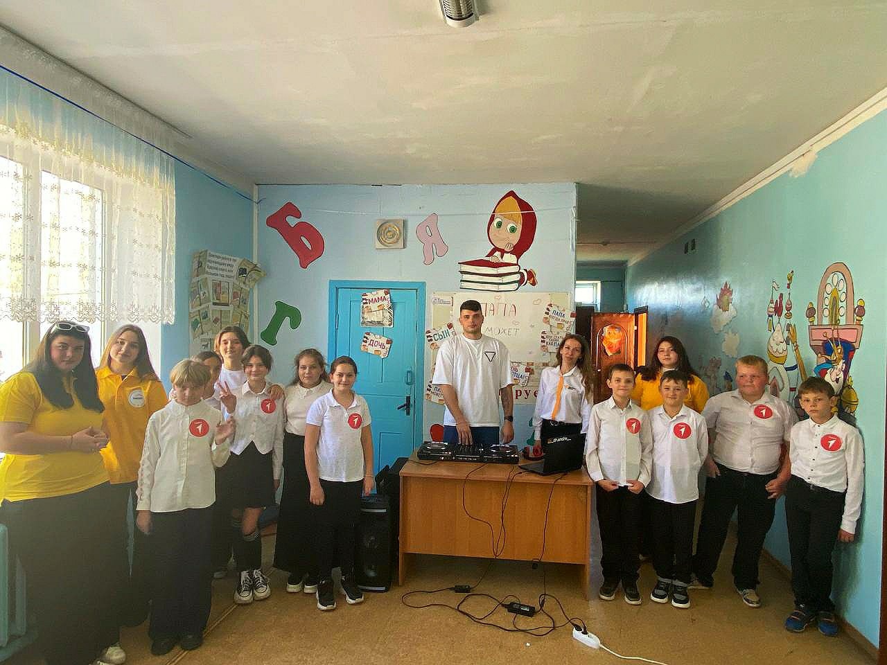 «Папа может всё, что угодно,  и брат умеет не меньше».